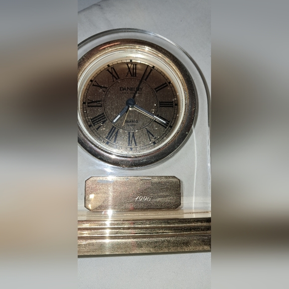 DANBURY QUARTZ TABLE TOP Alarm CLOCK for parts only - Picture 3 of 7